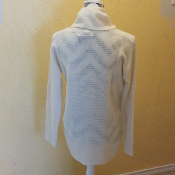 Ellen Tracy 100% cashmere cowl neck sweater - Picture 2 of 6